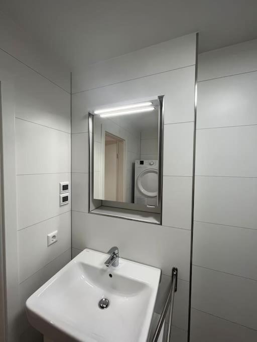 Familienwohnung Neben Dem See,Messe Und Europapark Offenburg Bagian luar foto